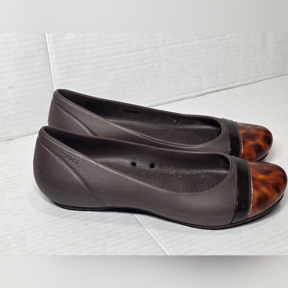 Crocs Cap Toe Tortiseshell Flats Womans Size 7